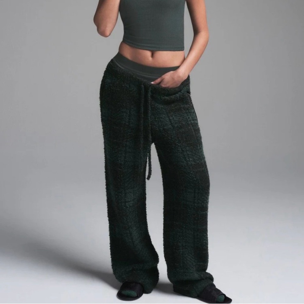 Skims Cozy Plaid Knit Pants in Cypress Plaid Size Small/Medium Zip Pockets